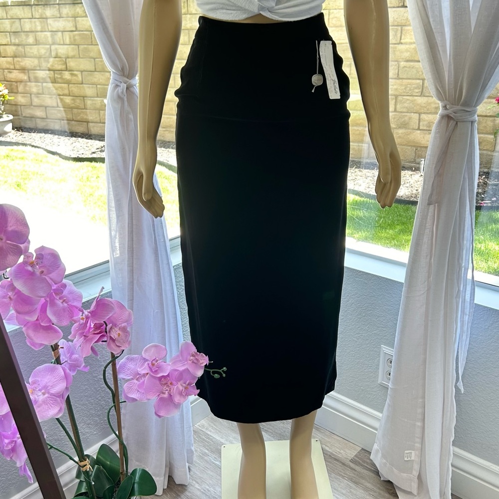 Tahari Women Black Velvet Formal Midi Skirt Size 8 Velour Vintage